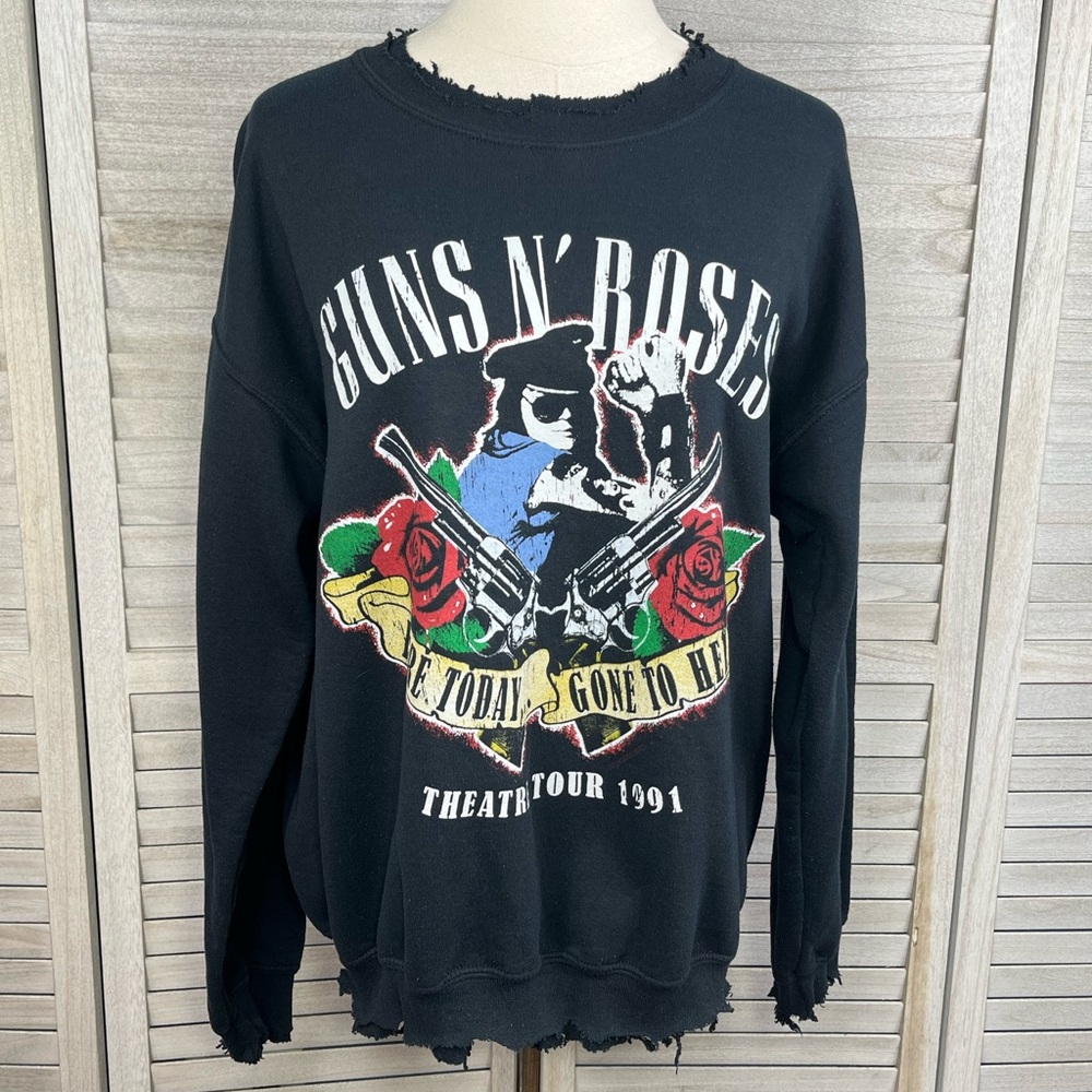 GILDAN Guns n' Roses Theater Tour 1991 Crewneck w Distressing (Reprint) Black-M